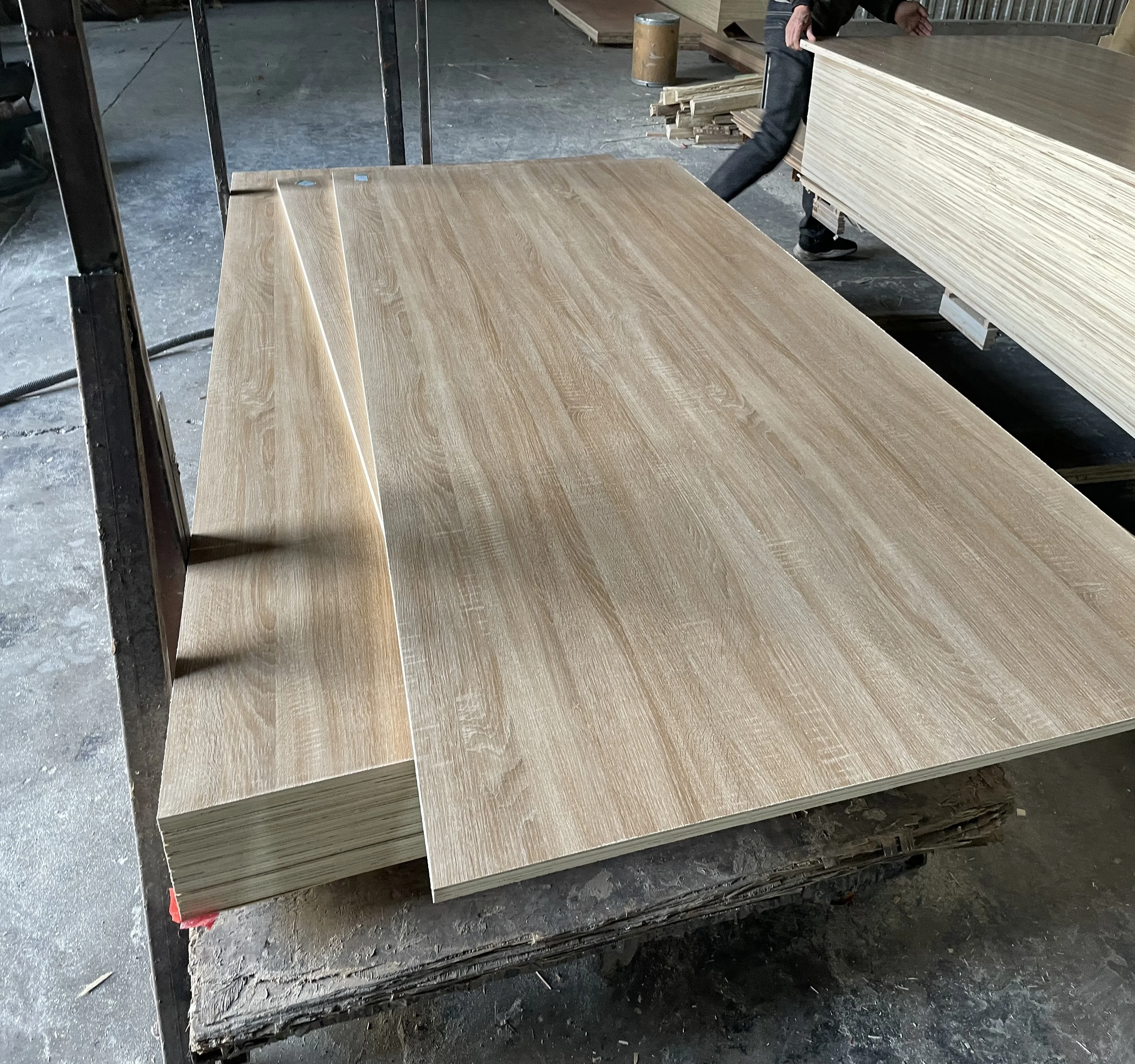 High Quality Plywood 18mm Marine White/wood Grain Melamine Plywood For Kitchen Cabinet Furniture Made In China