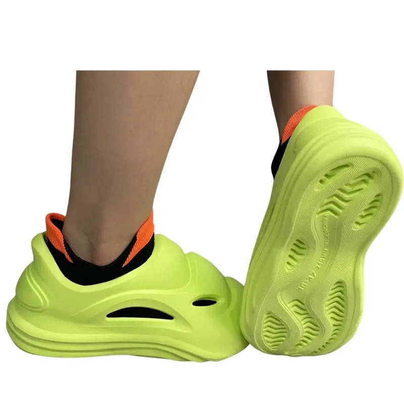 Wholesale EVA slippers for men casual slip on mens sandals beach summer clogs shoes with socks for Women