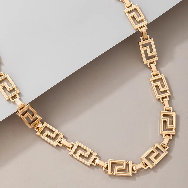 New Fashion Maze Single Choker Necklace for Women Retro Exaggerated Geometric Clavicle Chain Necklaces Jewelry Gift
