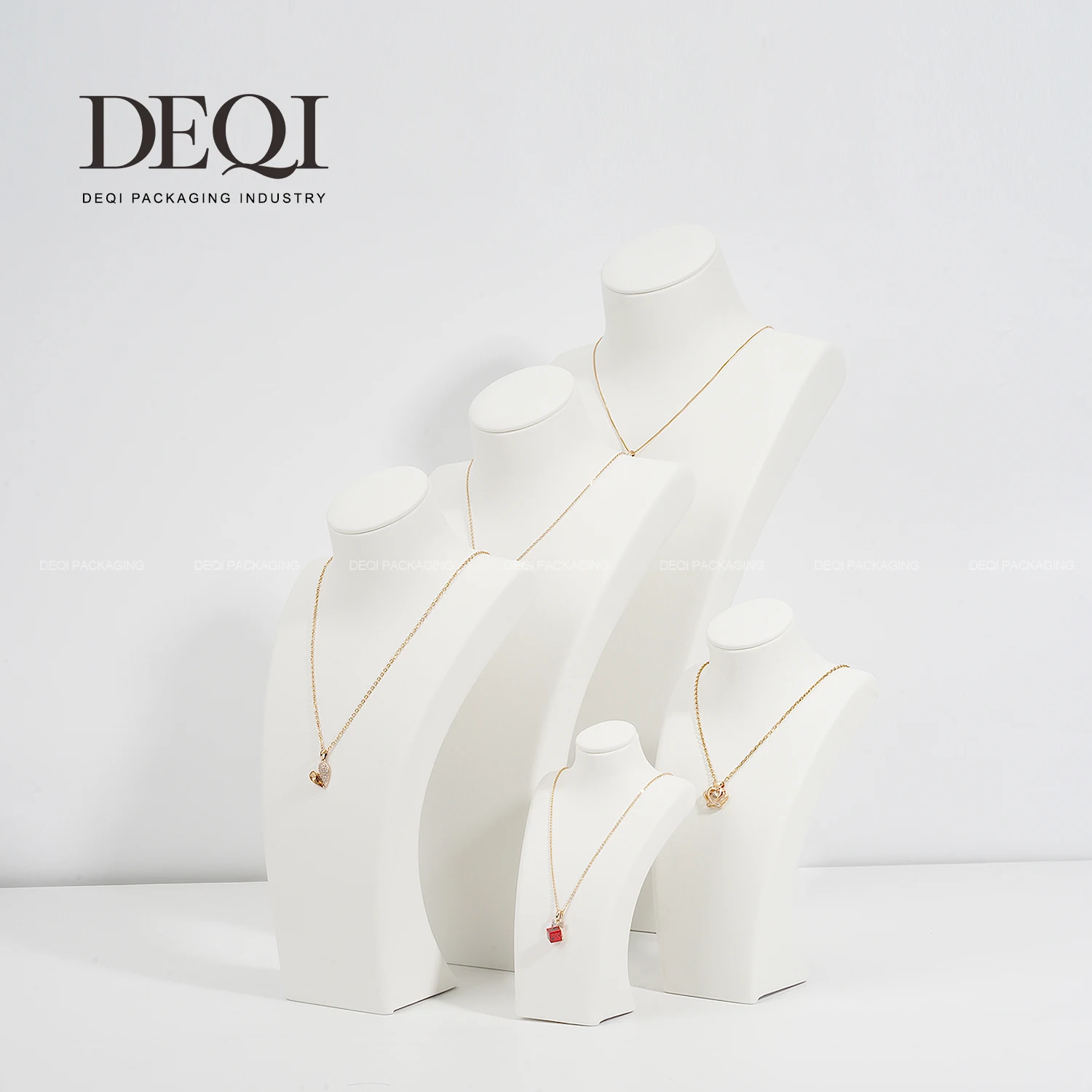 Custom Wholesale High Quality Luxury PU Leather Jewelry Display Props Jewels Holder Stand