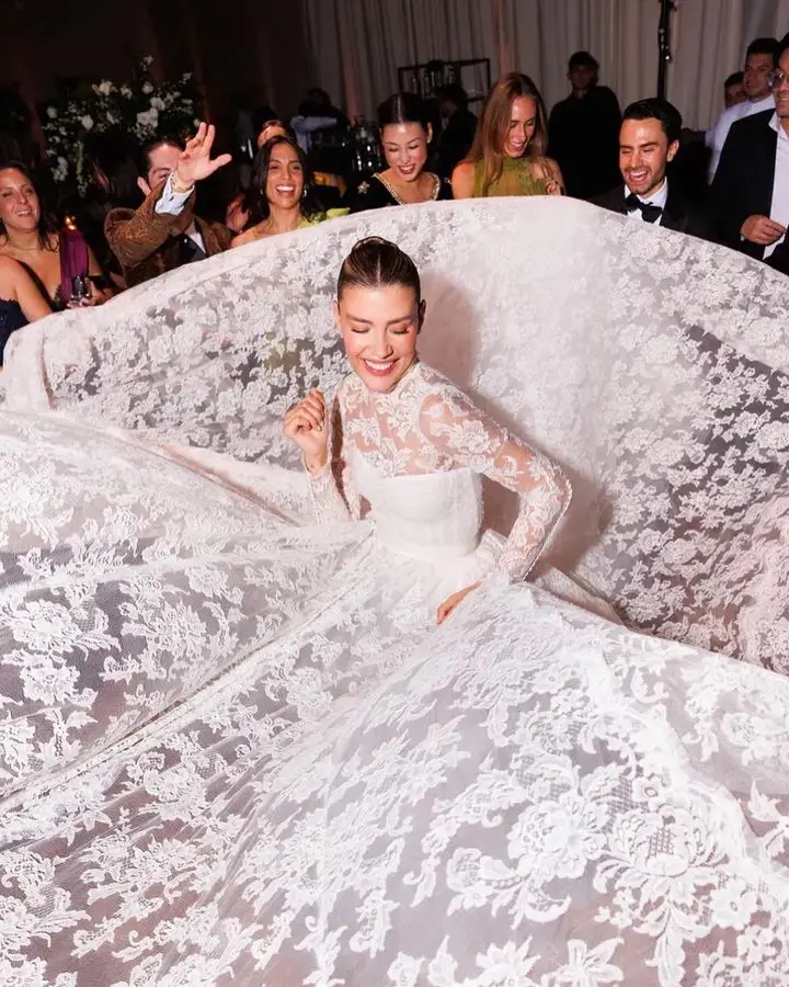 Vintage Lace Bride Gown Long Train High Collar Long Sleeves Elegant Lace Custom Made Wedding Dresses