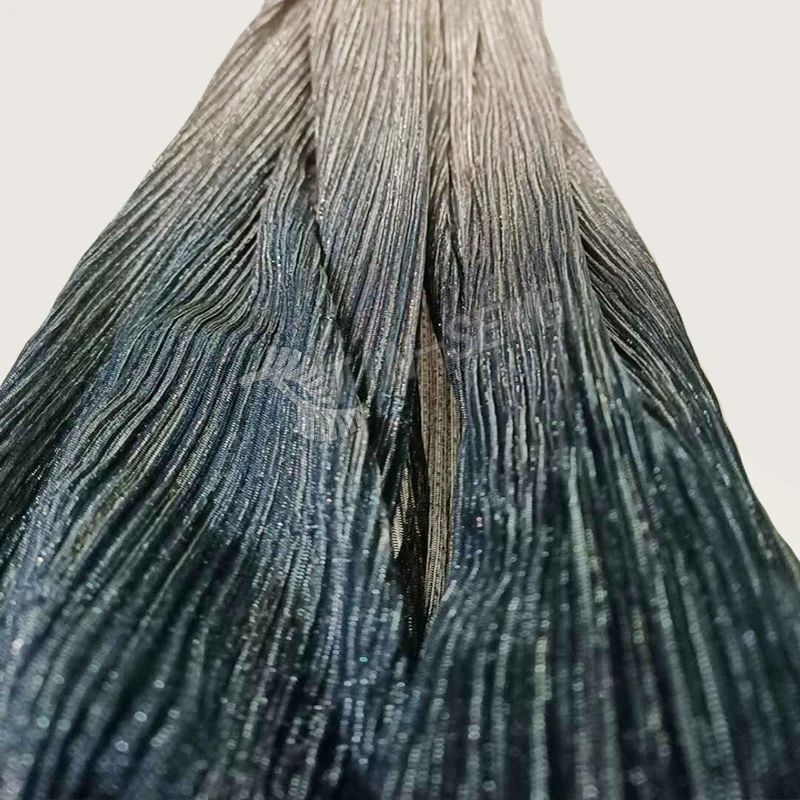 Дымчатая люрексная ткань с эффектом омбре плиссированная металлическая градиентным цветом