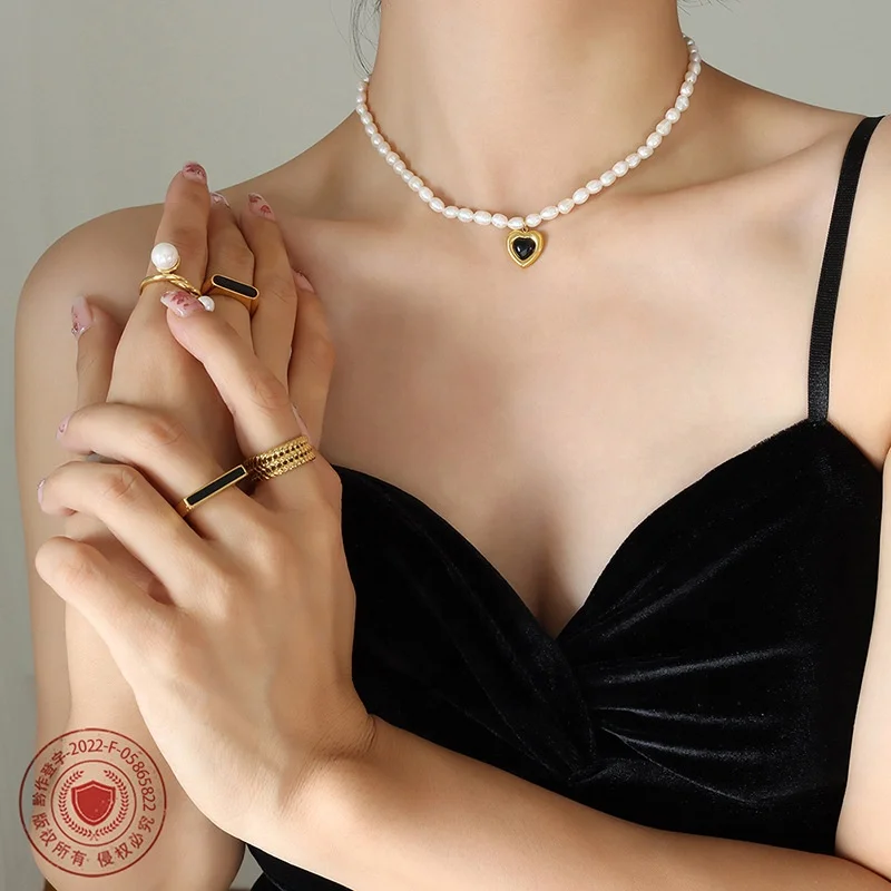 Dr. Jewelry 2022 New Classic 18K Gold Titanium Steel Freshwater Pearl Black Heart Opal Necklace for Women Party Fashion Jewelry