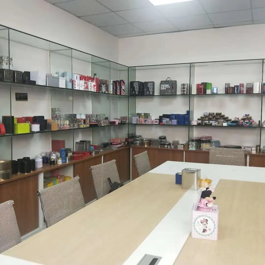 New Arrival Heart Shape Tin Box Fashionable Tin Jar Candies Chocolates Chewing Gum Snacks Bread-factory Customized Weddings Days