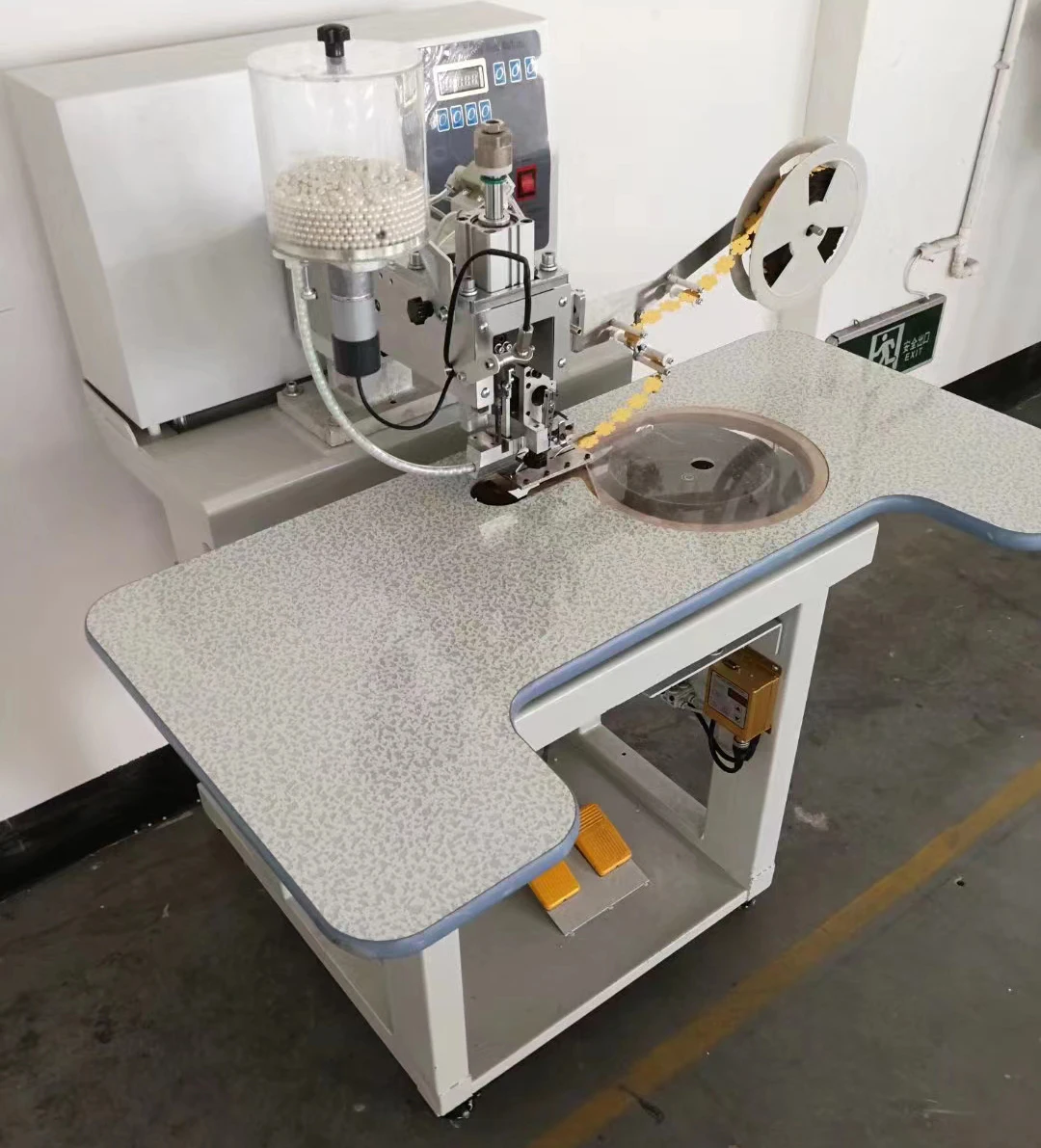 High Speed Automatic Pearl Fixing Machine for Sequin and pearl nail beads