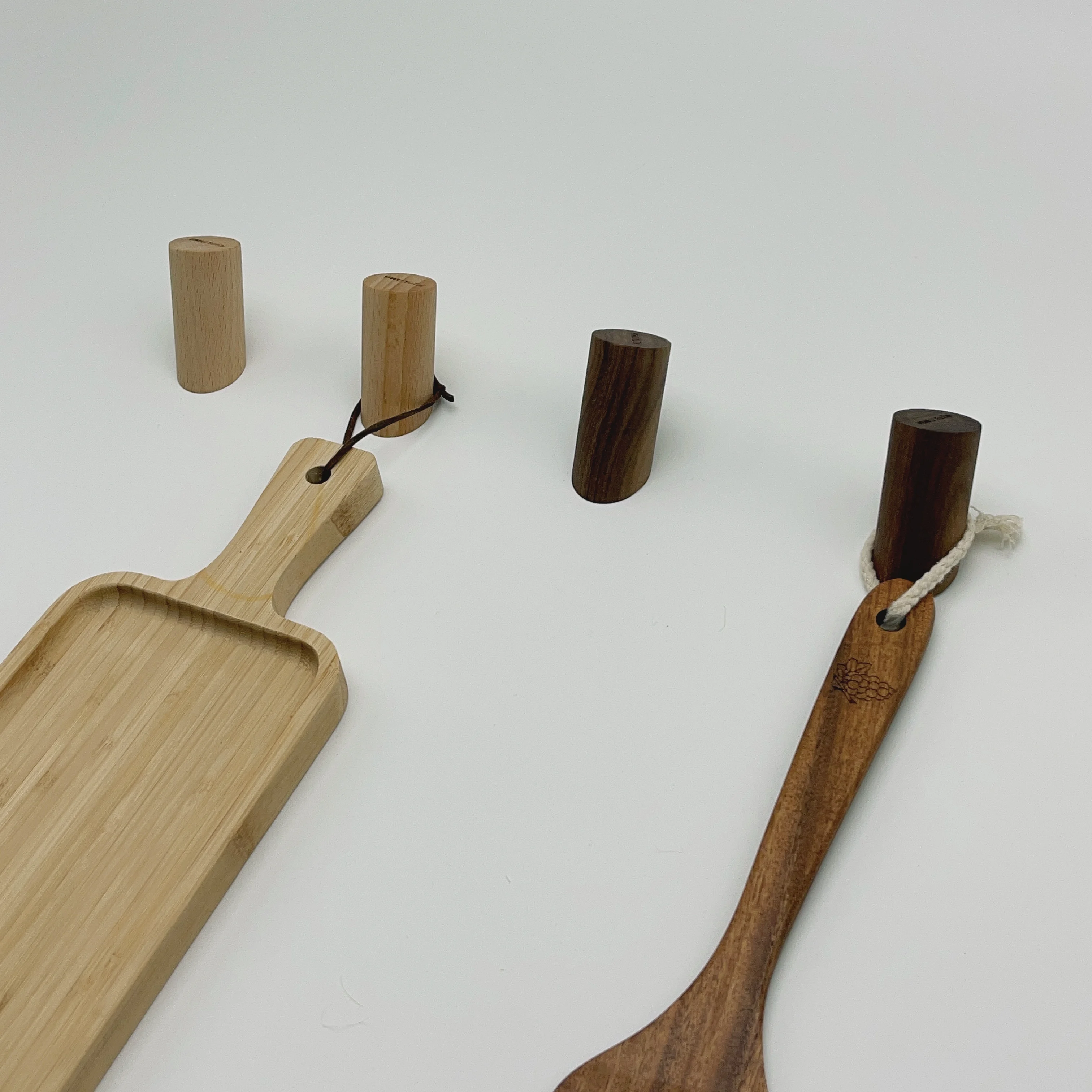 Wholesale Custom Cylindrical Wooden Wall Hooks,Wood wall Hook for Hanging Hats, Keys, Bags, Clothes