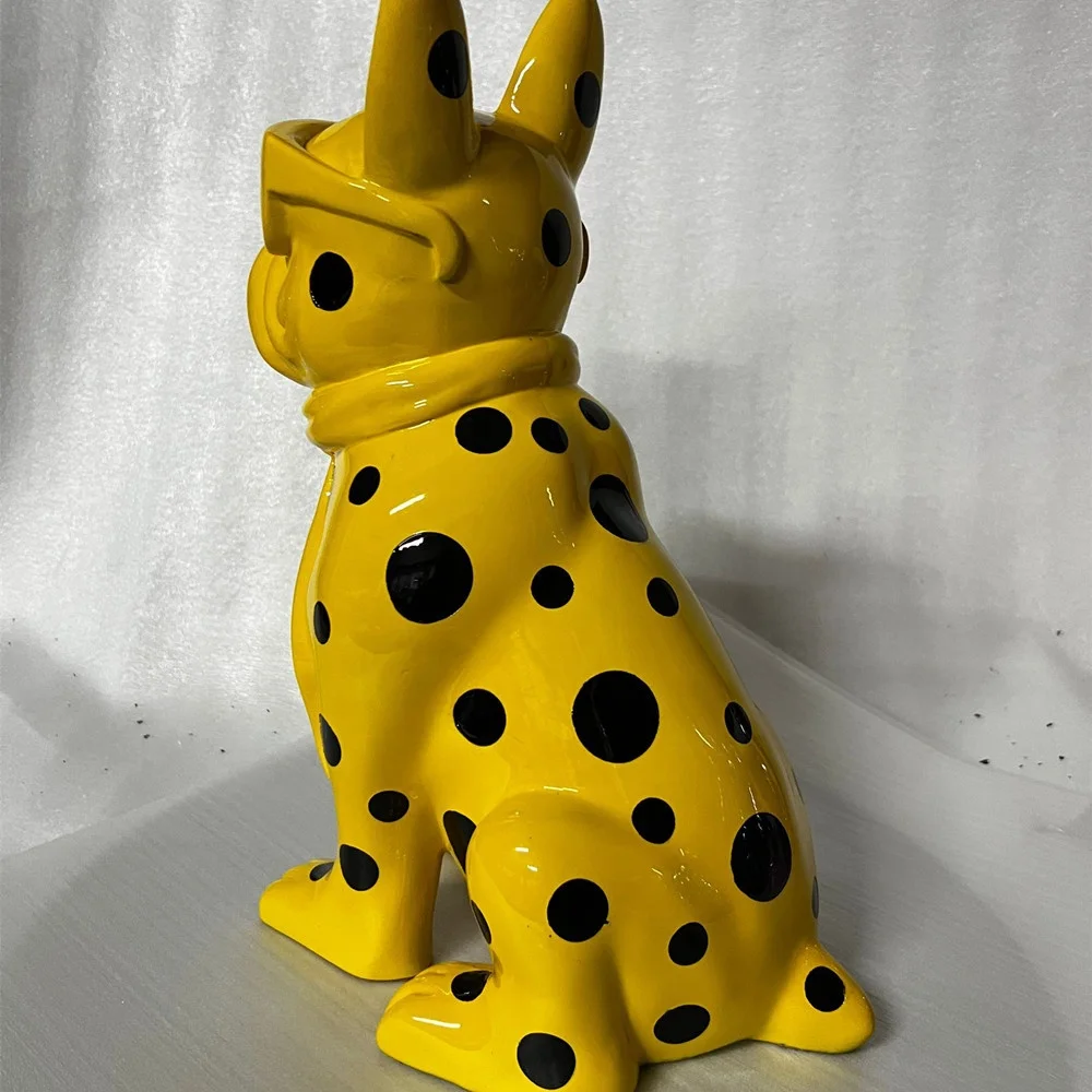 Animal Ornaments Yellow And Polka Dots Resin Sitting Dog Statue Decorative Dog Sculpture For Modern Art Gallery