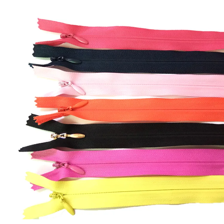 Оптовая цена #3 нейлоновая молния с пластиковой пробкой открытый конец автоматический замок