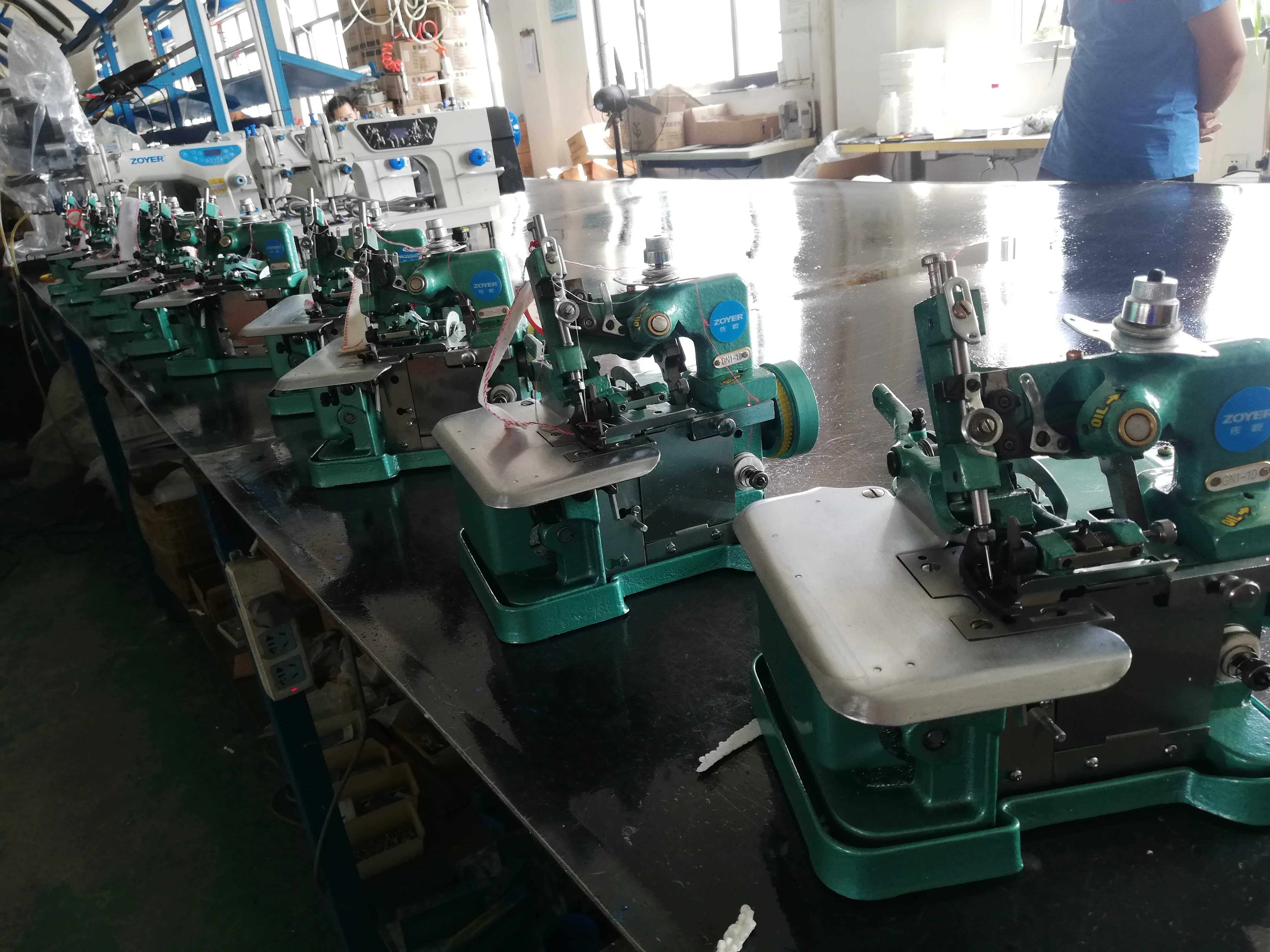 ZY-GN1-1D Zoyer mini overlock household domestic built-in motor sewing machine