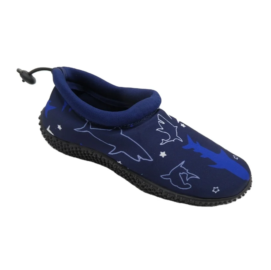 Плавательные тапочки обувь для дождливой погоды из термопластичной резины, эластичные женские сапоги черного цвета, с принтом + тапочки на нескользящей мягкой подошве быстросохнущая водонепроницаемая обувь для детей с изображением персонажей мультфильма, 