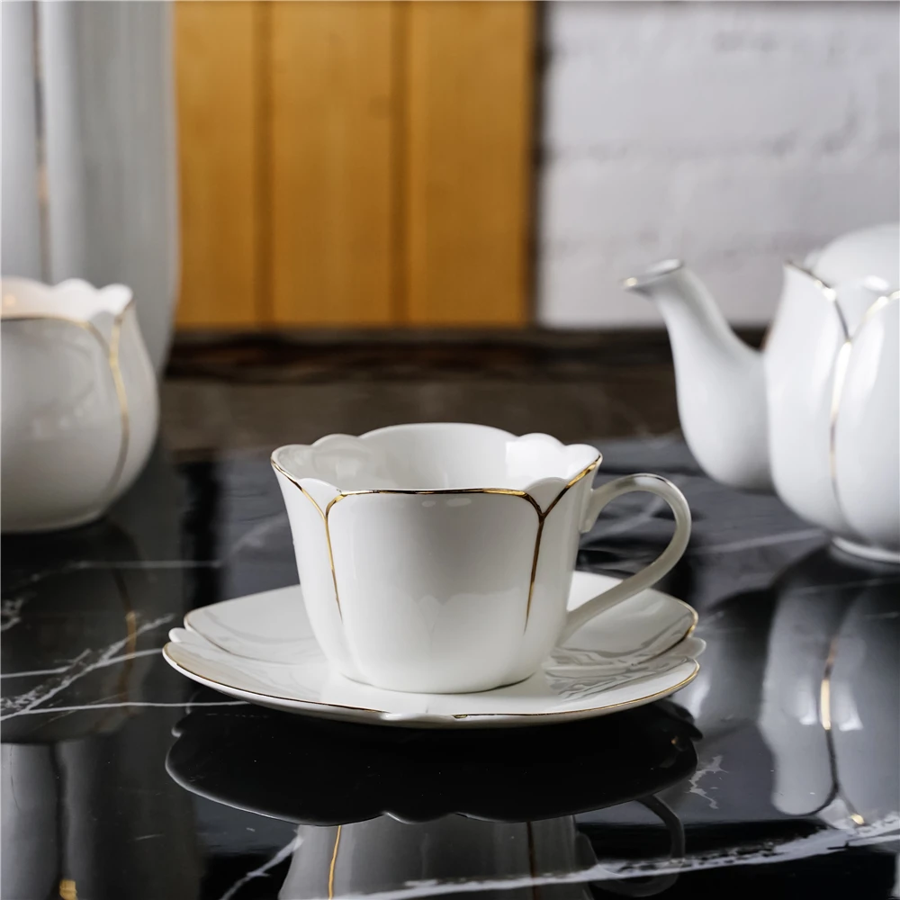 22pcs Coffee Cup Set Elegant Vintage Lily Tea Cup Afternoon Tea  Set with gold rim For Wedding party and wedding gift