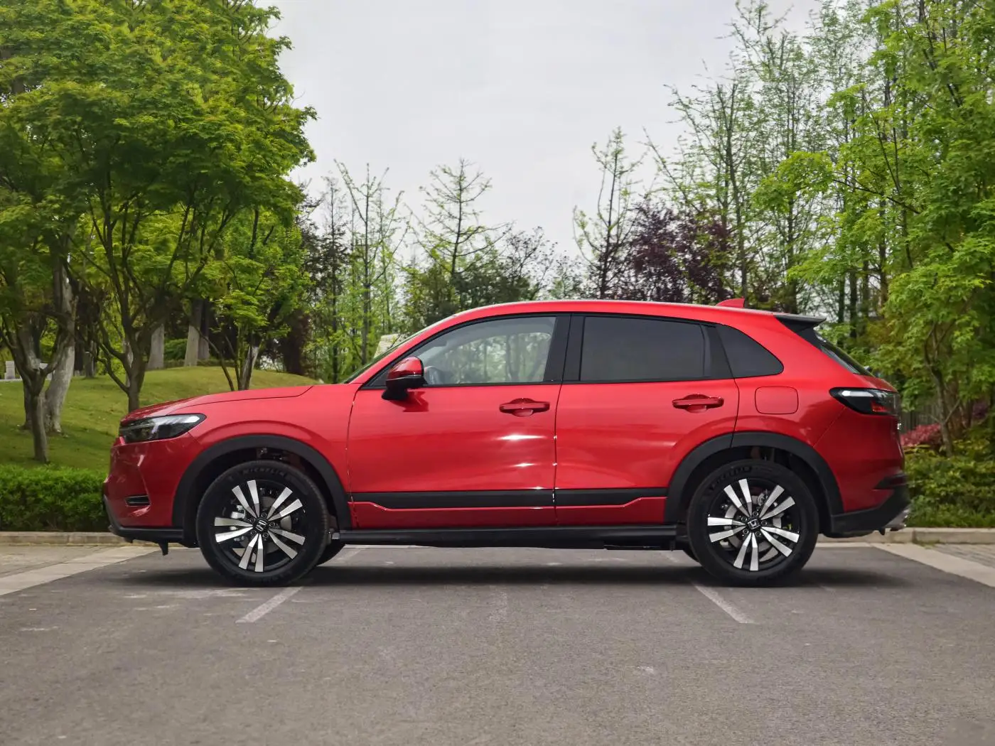 Honda HR-V Gasoline Vehicle Hot Sale Petrol FWD 1.5T 182 Horse Power Compact SUV Family Fuel Car Honda Auto for Sale
