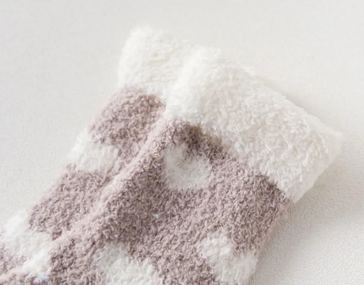 Custom Warm Fluffy Fuzzy Socks Dots Fuzzy Microfiber Socks For Woman Wholesale