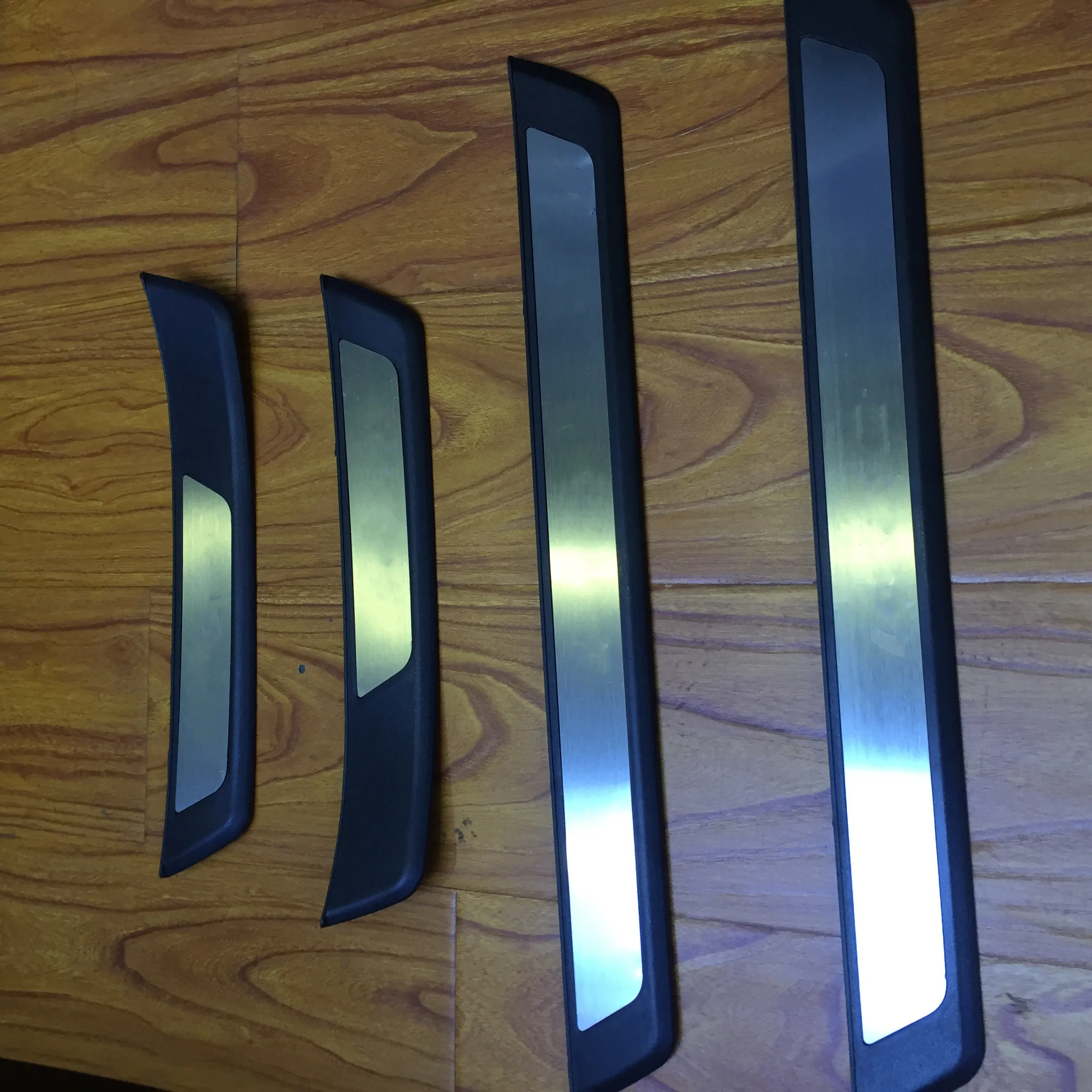 KQD wholesale factory hot selling High Quality Car Door Guard Car Door exterior door sill Protector For Fit 2014-on