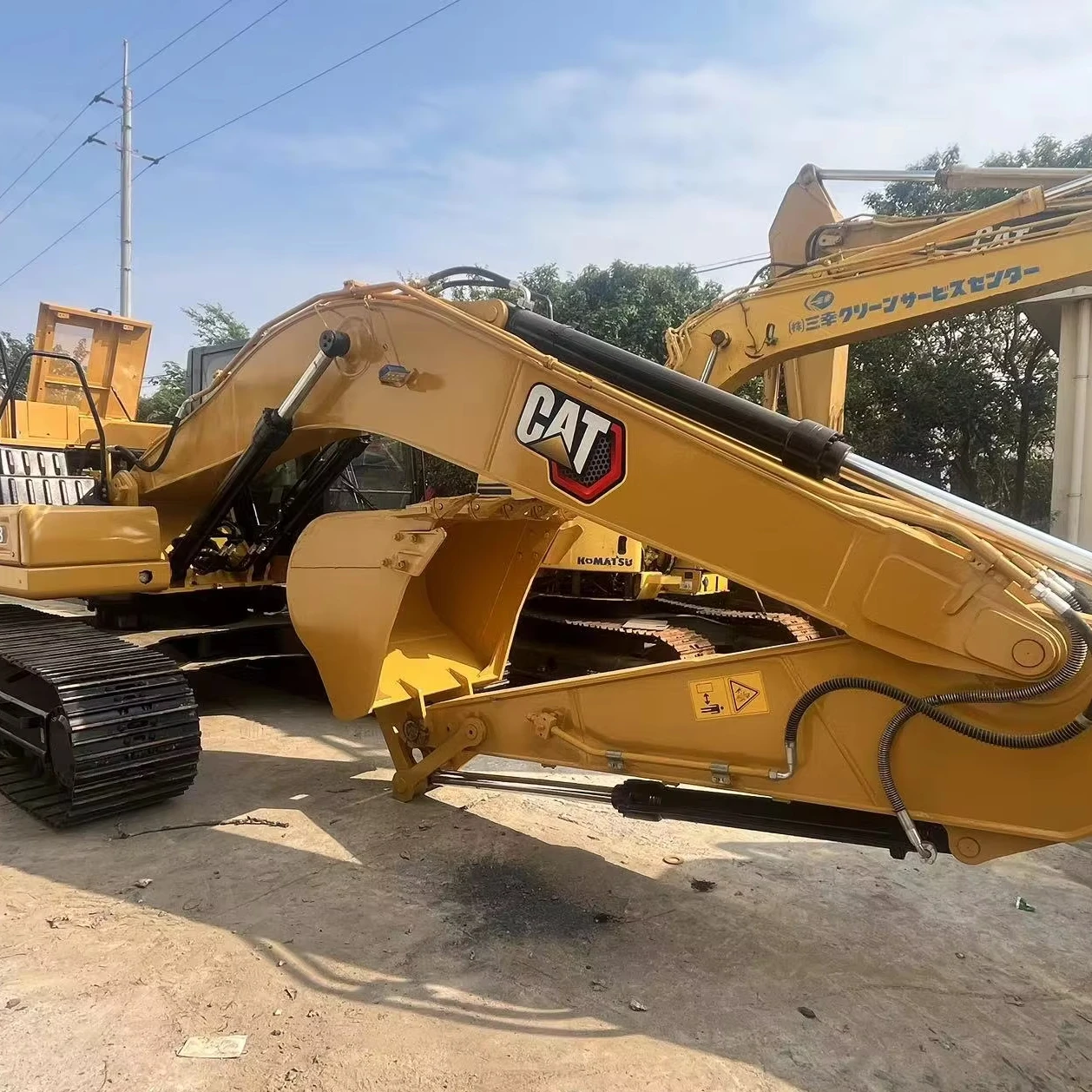 Latest Model Caterpillar 323 Excavator Sale 23 Ton Used Crawler Digger Eaton Hydraulic Cylinder Gearbox Pump Motor Engine Core