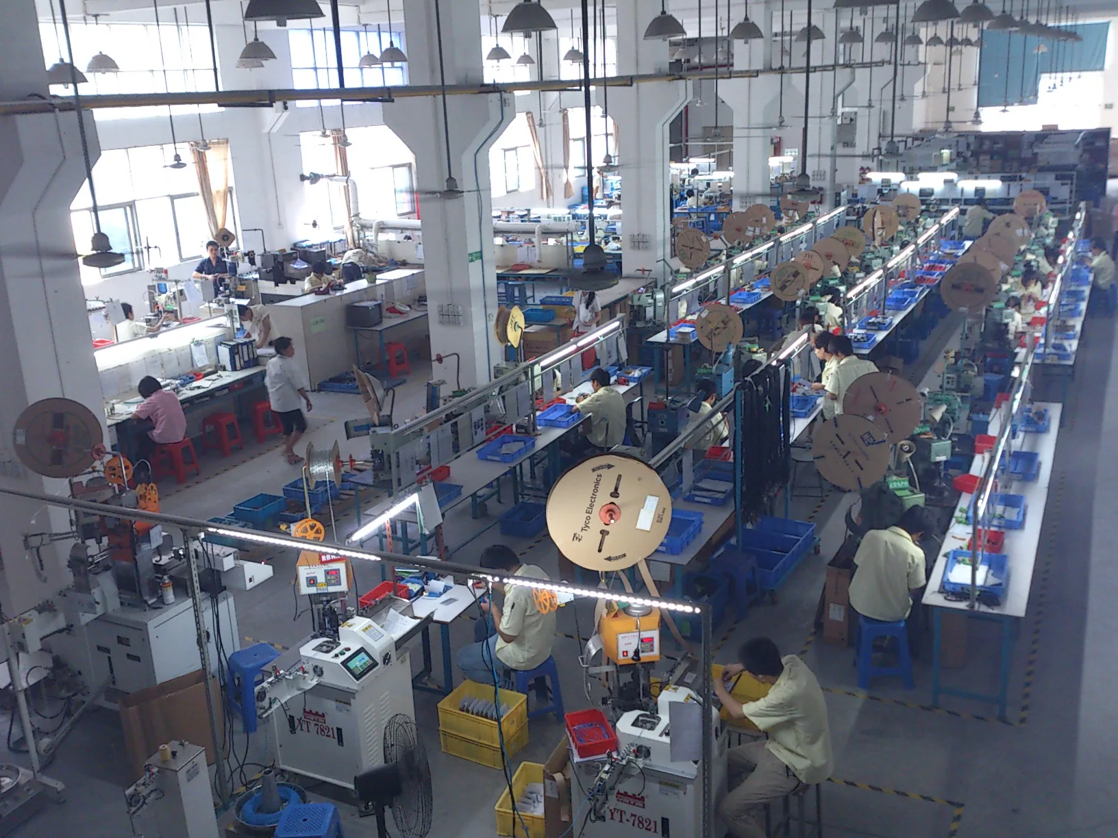 
Connector Power Connector Rectangular Power Supply Rectangular Power Connector 172233-1 