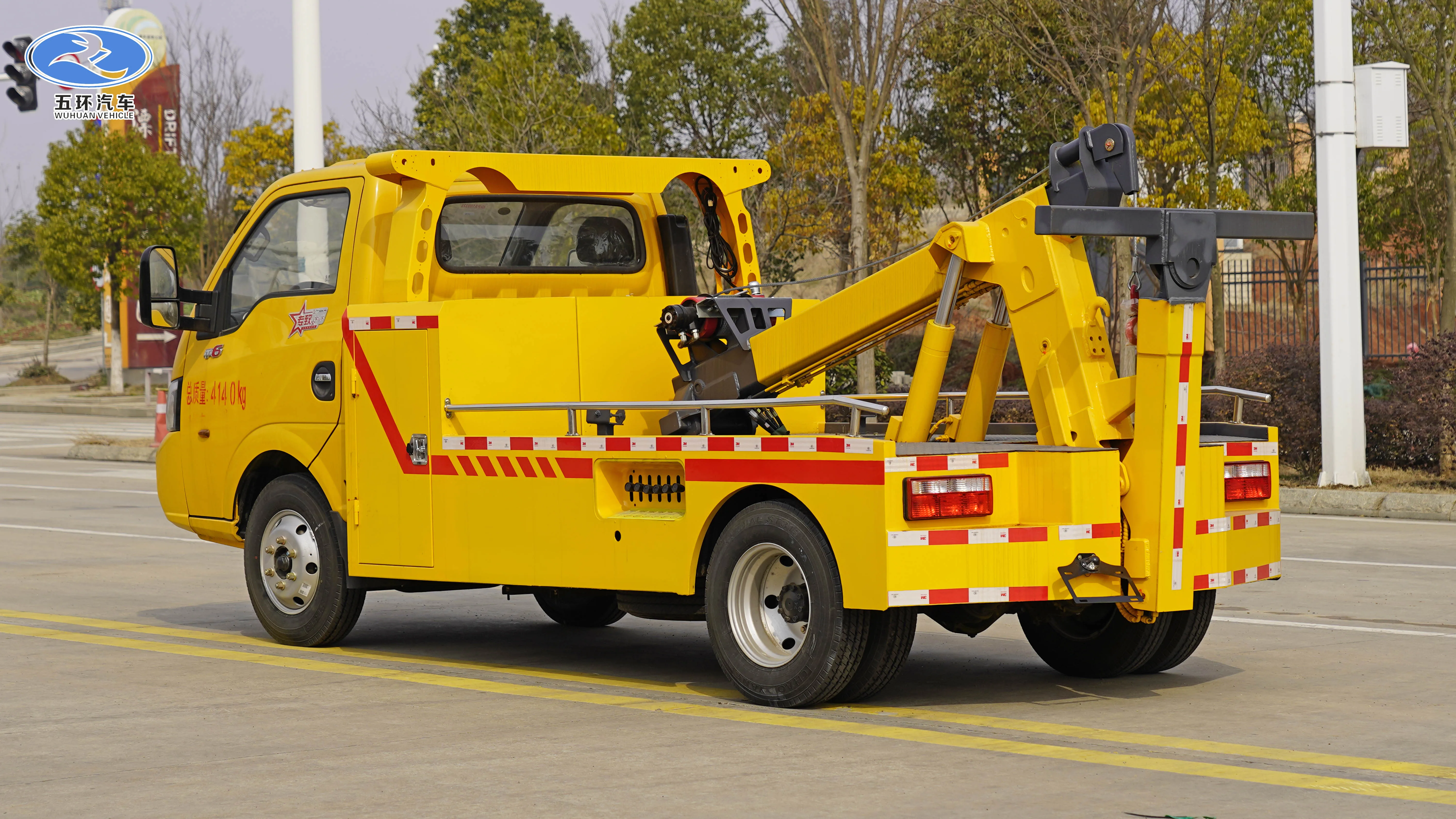 Highway Emergency Wrecker Vehicle With 3 Ton Towing Capacity New Diesel Condition for Road Traffic Accident Car Recovery