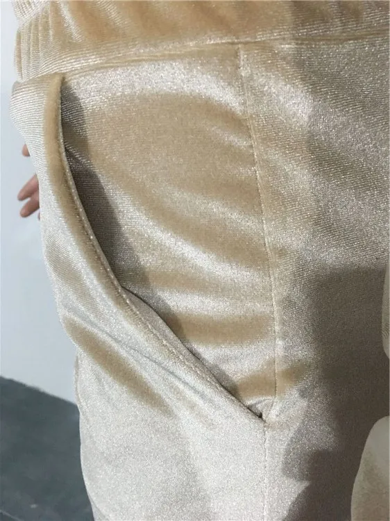 Wholesale Autumn/Winter Black Velvet Sports Crop Top Jacket For Women Leisure Jogging Velvet Trousers Tracksuits Two-piece Set