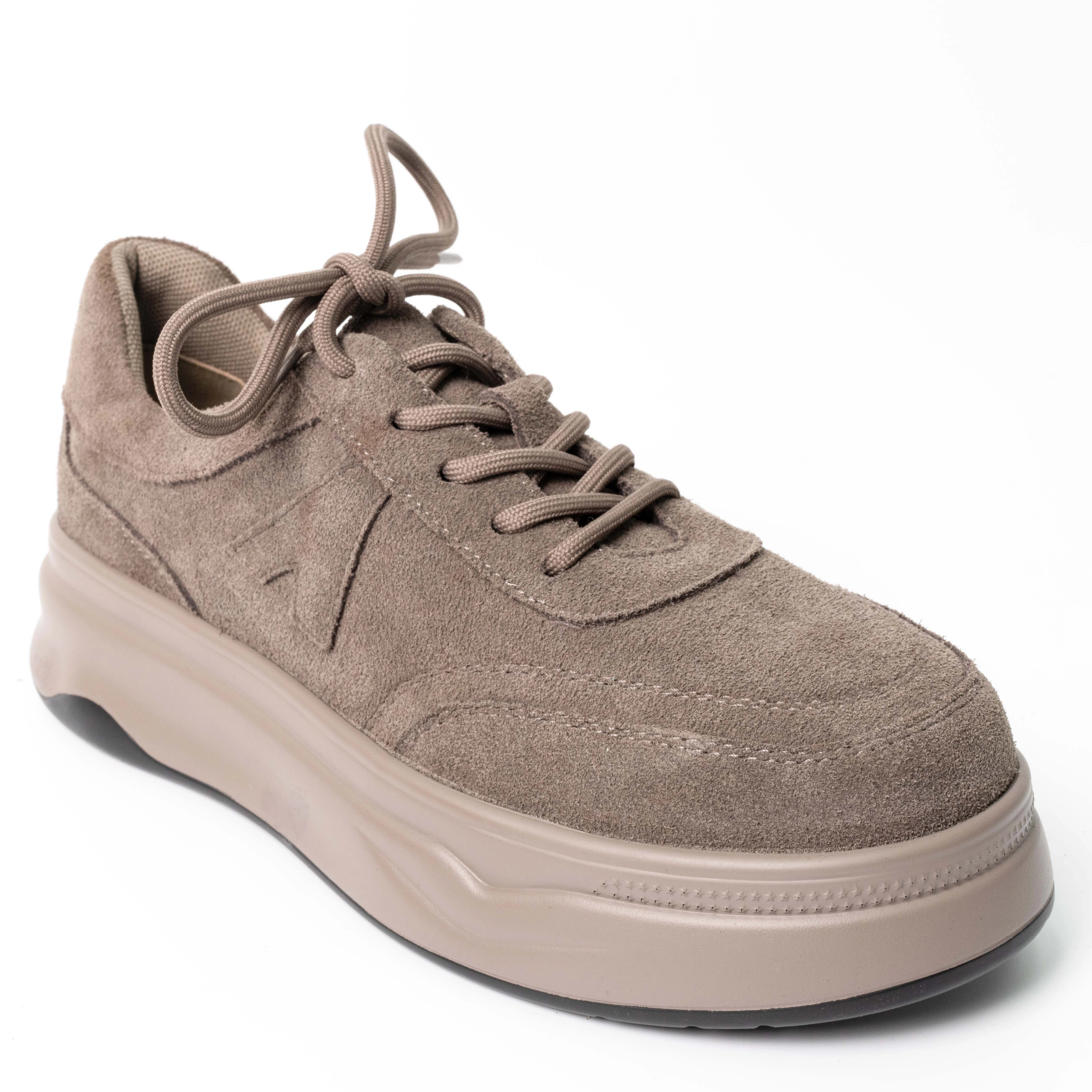YZY wholesale OEM women grey cow suede sports and casual shoes