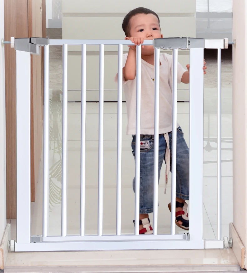 Wholesale baby safety products safety retractable baby gate