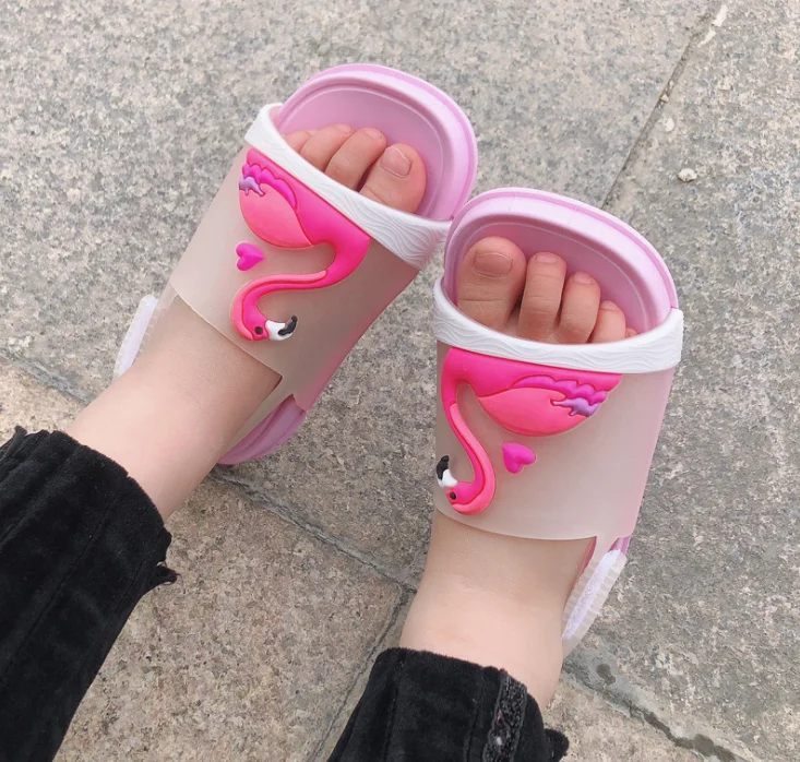 Легкие мягкие плоские сандалии для девочек с фламинго