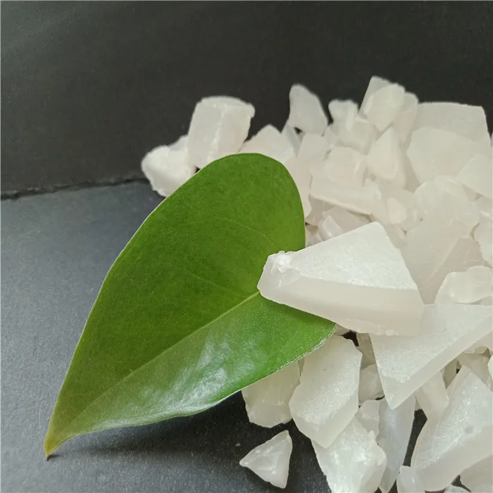 Low-iron aluminium sulphate