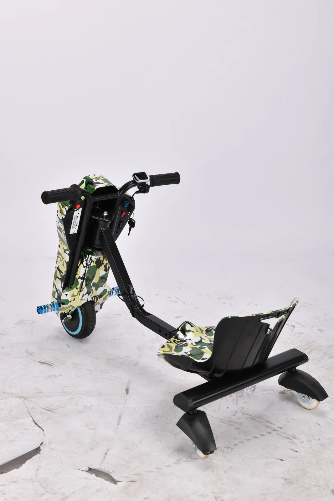 Adjustable length mini drifting bike for kids with SD card plug in