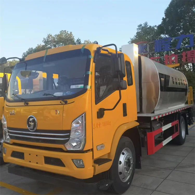 Factory direct supply Shacman 10CBM 10000L asphalt distributor truck Bitumen Distributor Truck new used Asphalt Sprayer