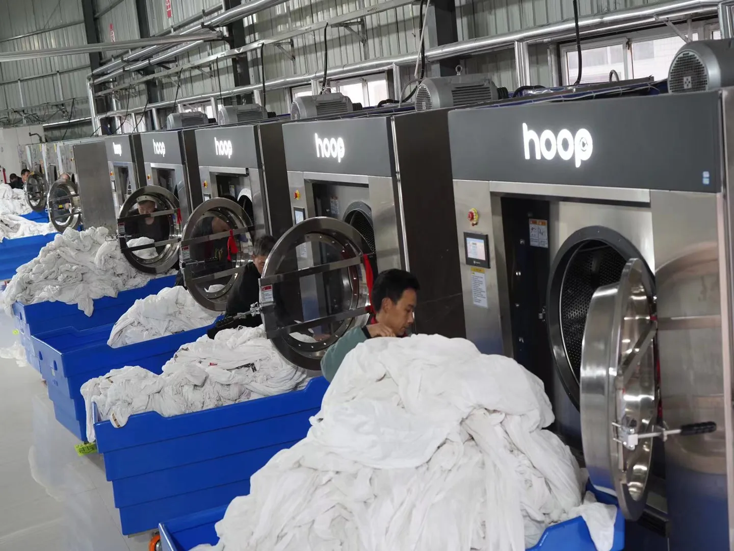 Hoop Revolutionizes Commercial Laundry: High-Capacity Automatic Industrial Dryers for Effortless Bulk Laundry Processing