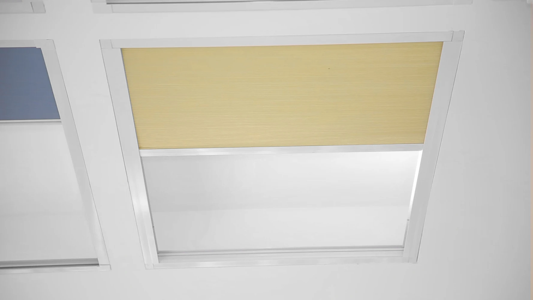 
Smart Start Cellular Chinese Blinds Wholesale Polyester skylight fabric window motorized Honeycomb blinds cordless 