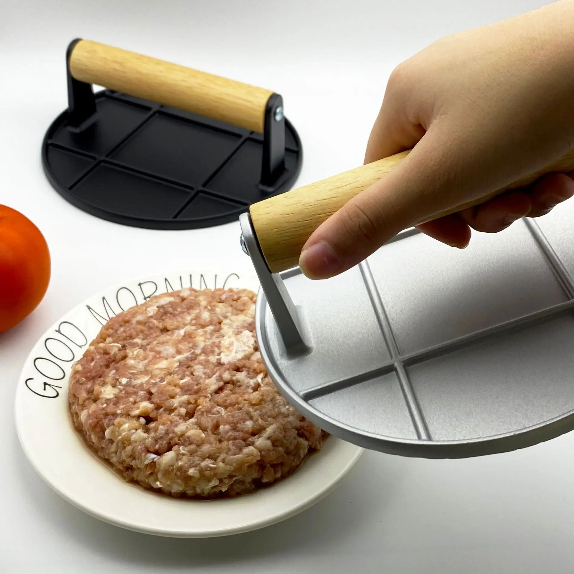 Hot Selling Kitchen BBQ Tool Non Stick Aluminum Alloy Hand Meat Burger Press with Wooden Handle for Home Kitchen BBQ