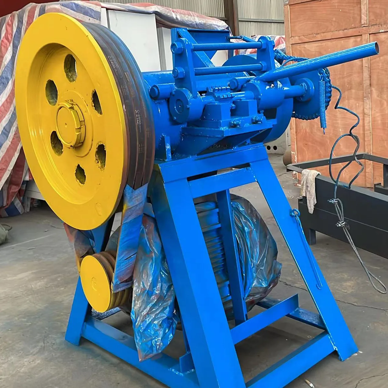 Fully automatic continuous waste plastic tyre pyrolysis to oil
