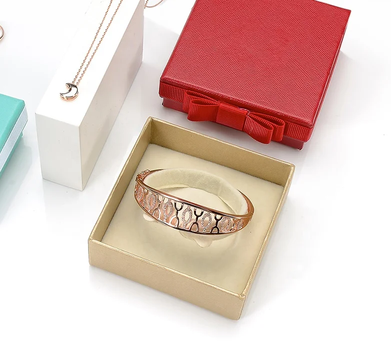 Wholesale jewelry paper jewelry boxes can be customized