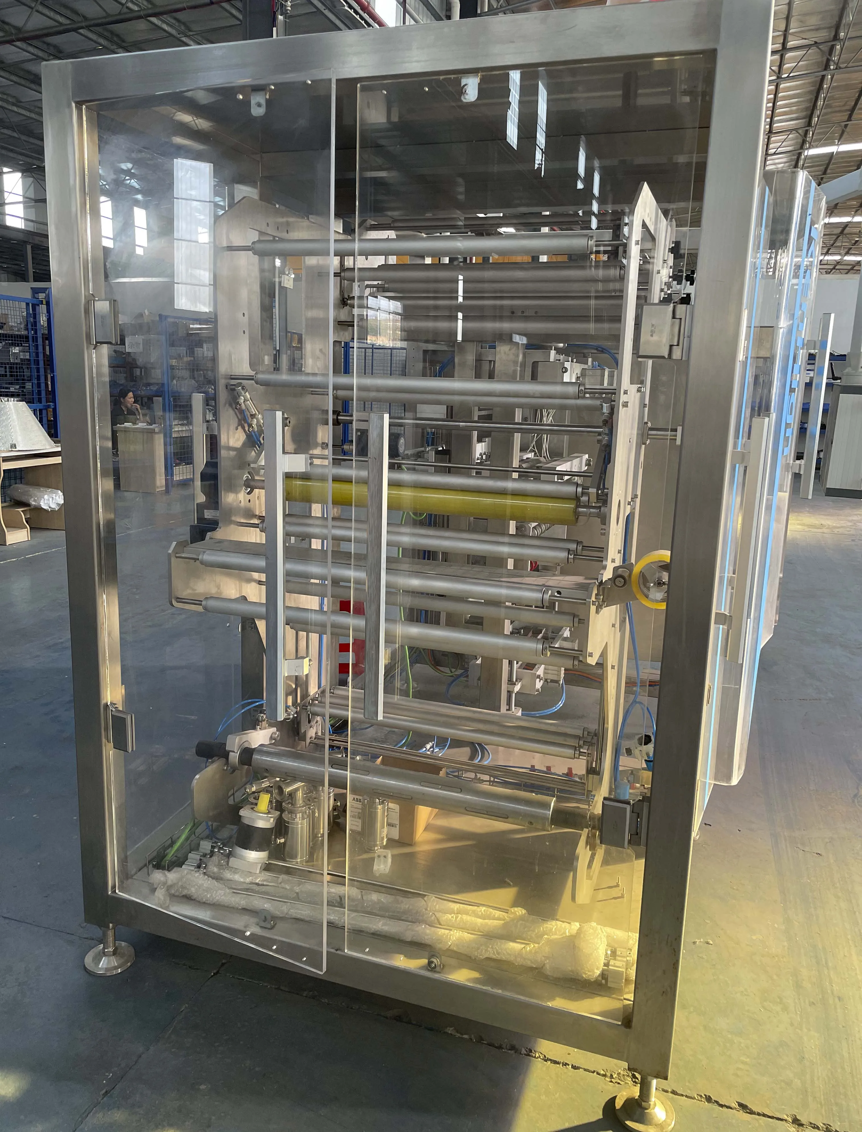 Small Capacity Multi-lane Honey Ketchup Chilli Sauce Mouth Wash Stick Pack Sachet Filling Packaging Machine