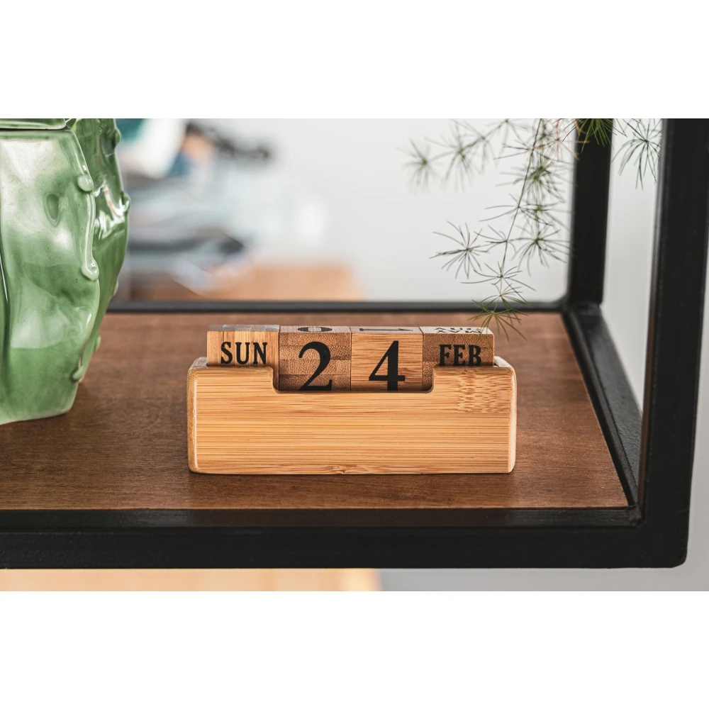Custom Logo Reusable Non-Slip Bottom Everlasting Bamboo Board Blocks Rolling Desk Calendar For Office