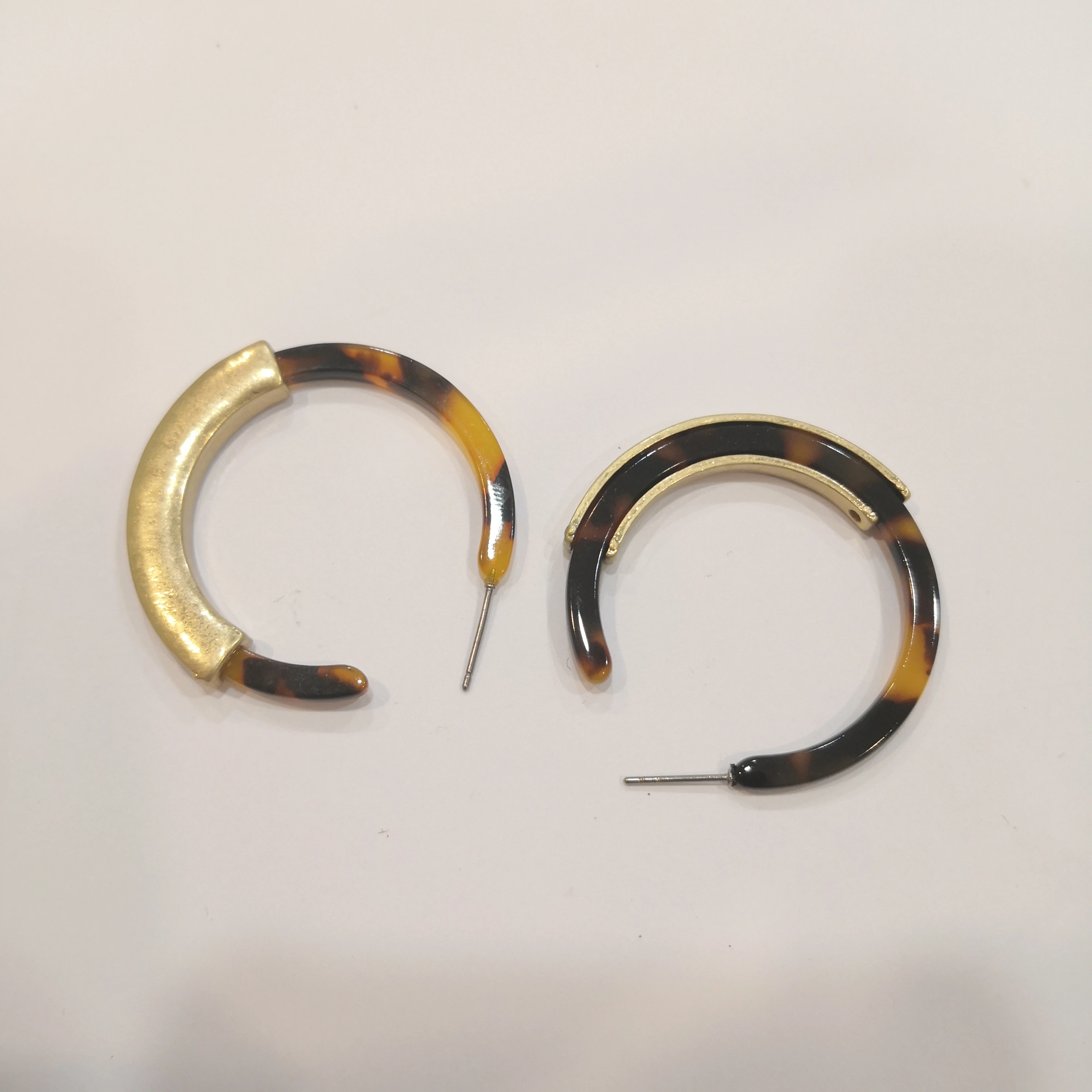 Tortoise Shell Resin Lucite Acetate Hoop Earrings Half Open C Shape Ear Cuff  Women Bohemian Statement Stud Earrings