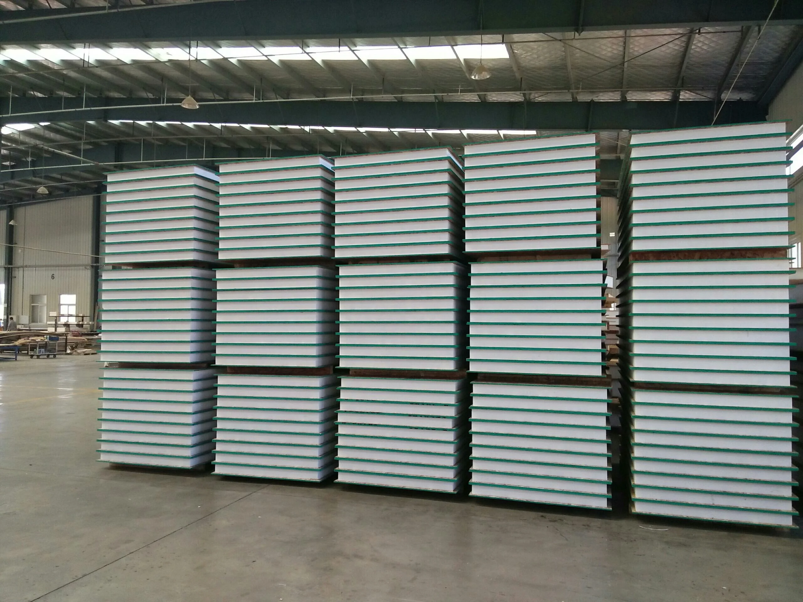 China Factory High Insulation Value Good Quality OSB Structural Insulated Panel SIP Panel For Prefab Home House Hotel Villa Use