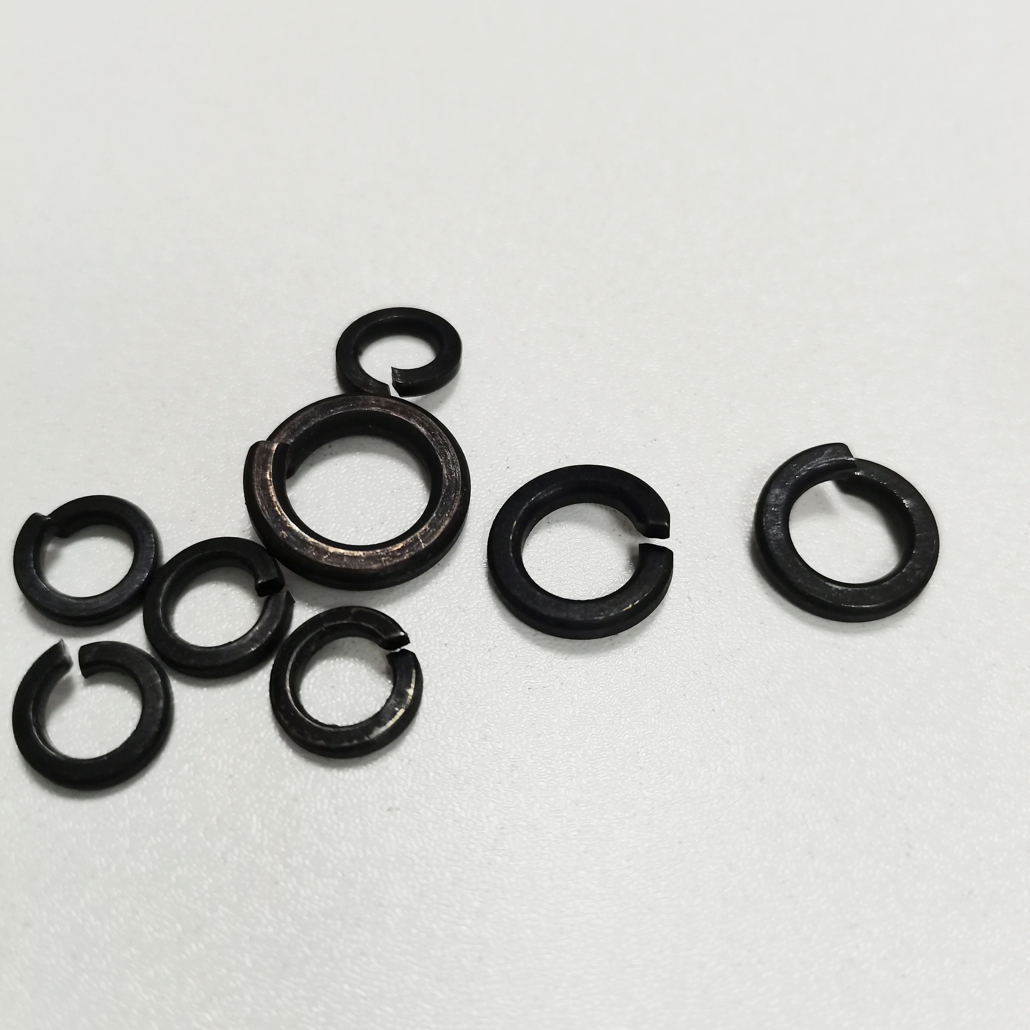 Black high strength gasket made in China DIN7980 standard