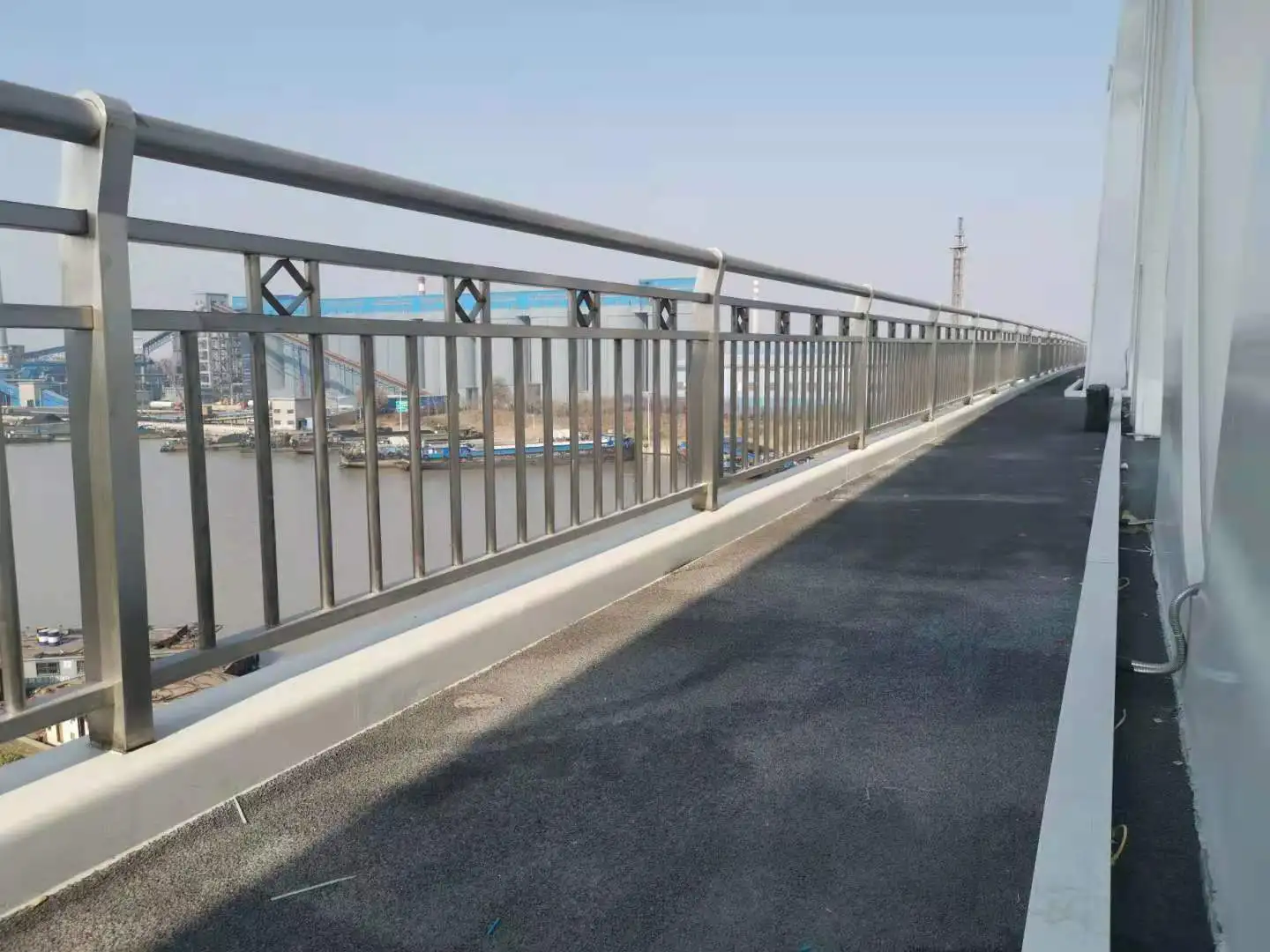 Customized bridge anti-collision guardrail river landscape guardrail bridge guardrail on both sides of viaduct