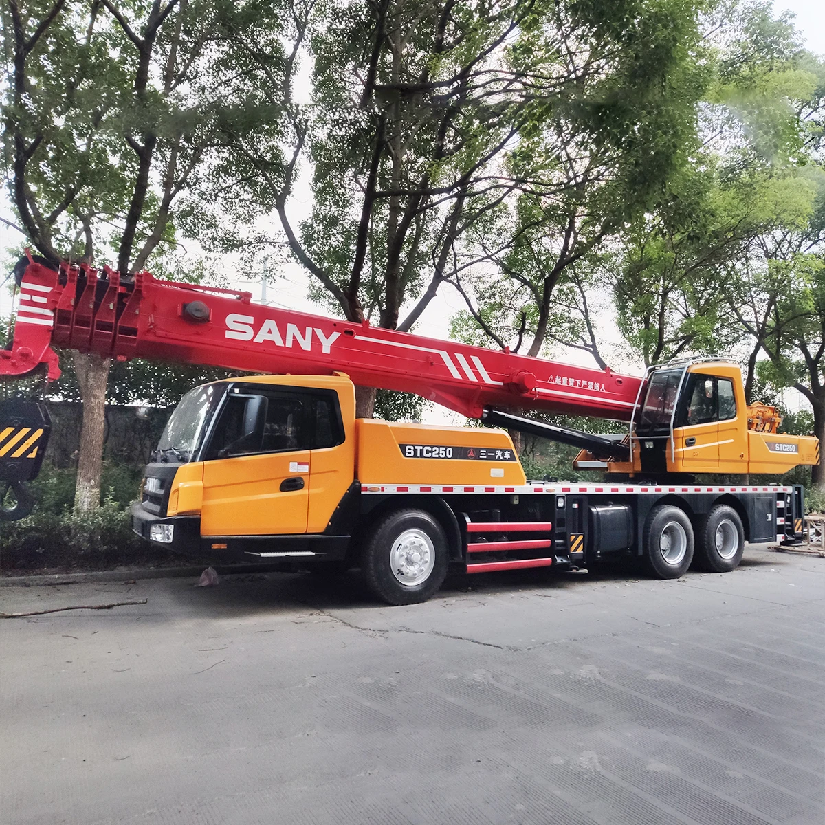 10/25/40/70/100 Ton Boutique Cargo Truck Crane Hydraulic Lorry Zoomlion Truck Mounted Crane