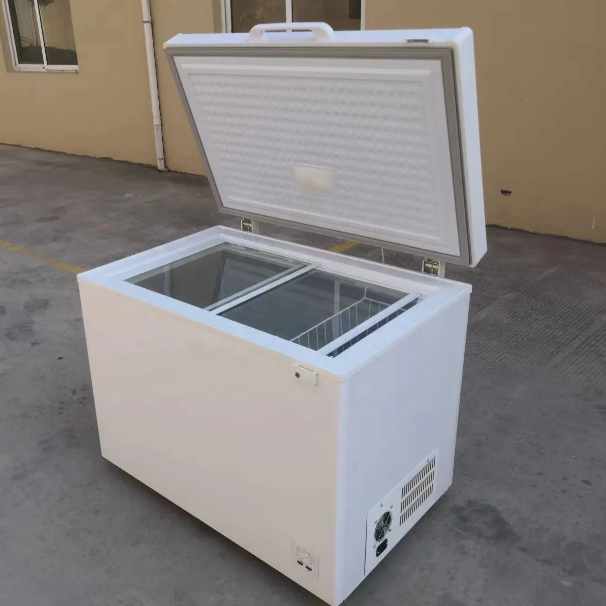 CKD 258L DC 12V  100mm thickness foam solar panel Battery Powered  Portable deep Solar chest Freezer