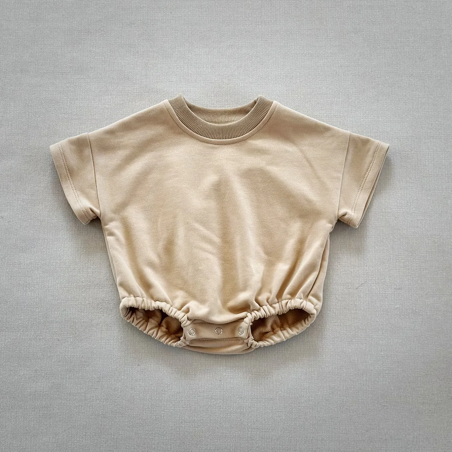 Ivy42436A 2024 New Arrival Baby Solid Color Casual Rompers Infants Short Sleeve Loose Pattern French Terry Romper