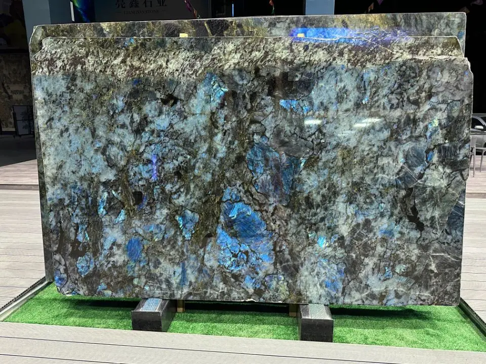 New Arrival Decorative Stone  Blue Emerald Granite Labradorite Blue Granite For Interior Wall Floor Slabs and Tiles
