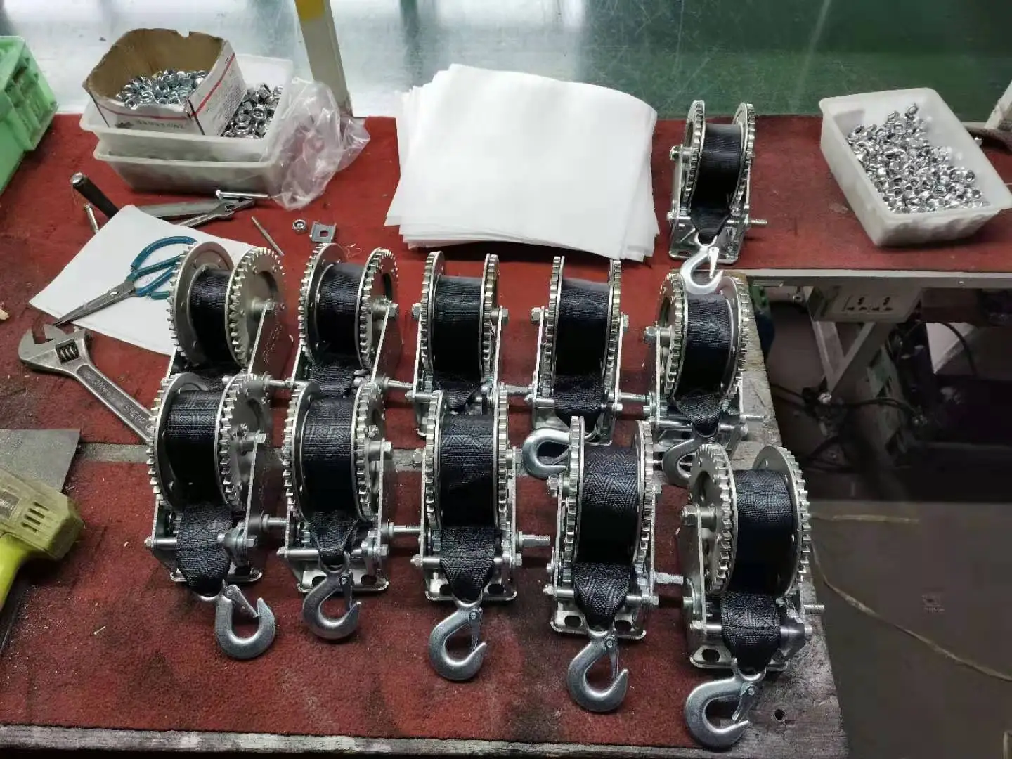 Winch Producer  800KGS 1760LBS Light Duty  Double Gear Hand Winch Trailer Winch  With Webbing Strap 1 speed Zinc Plated