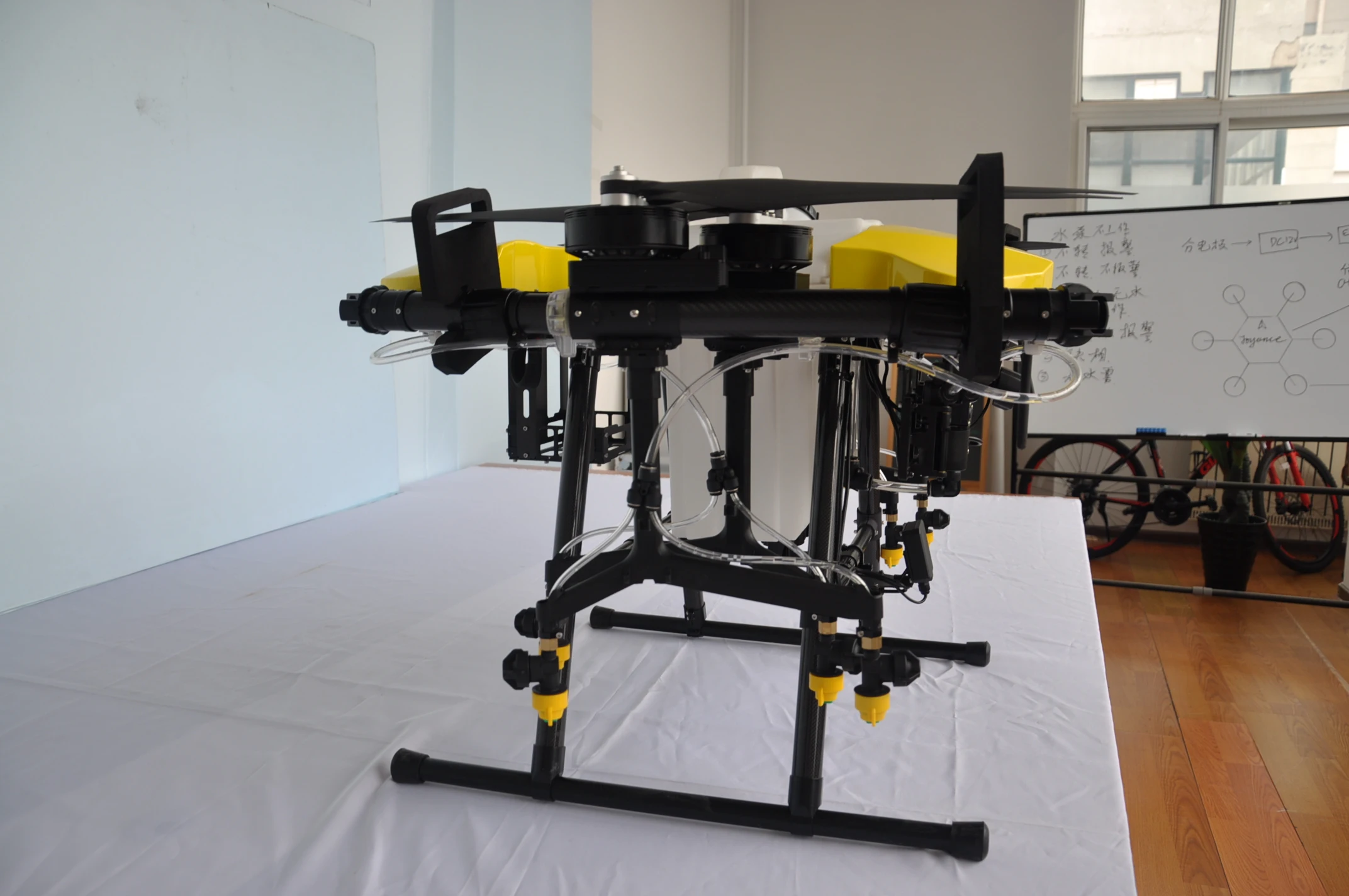 16 liters high efficient and effective drone agriculture sprayer aircraft pulverizador agricola