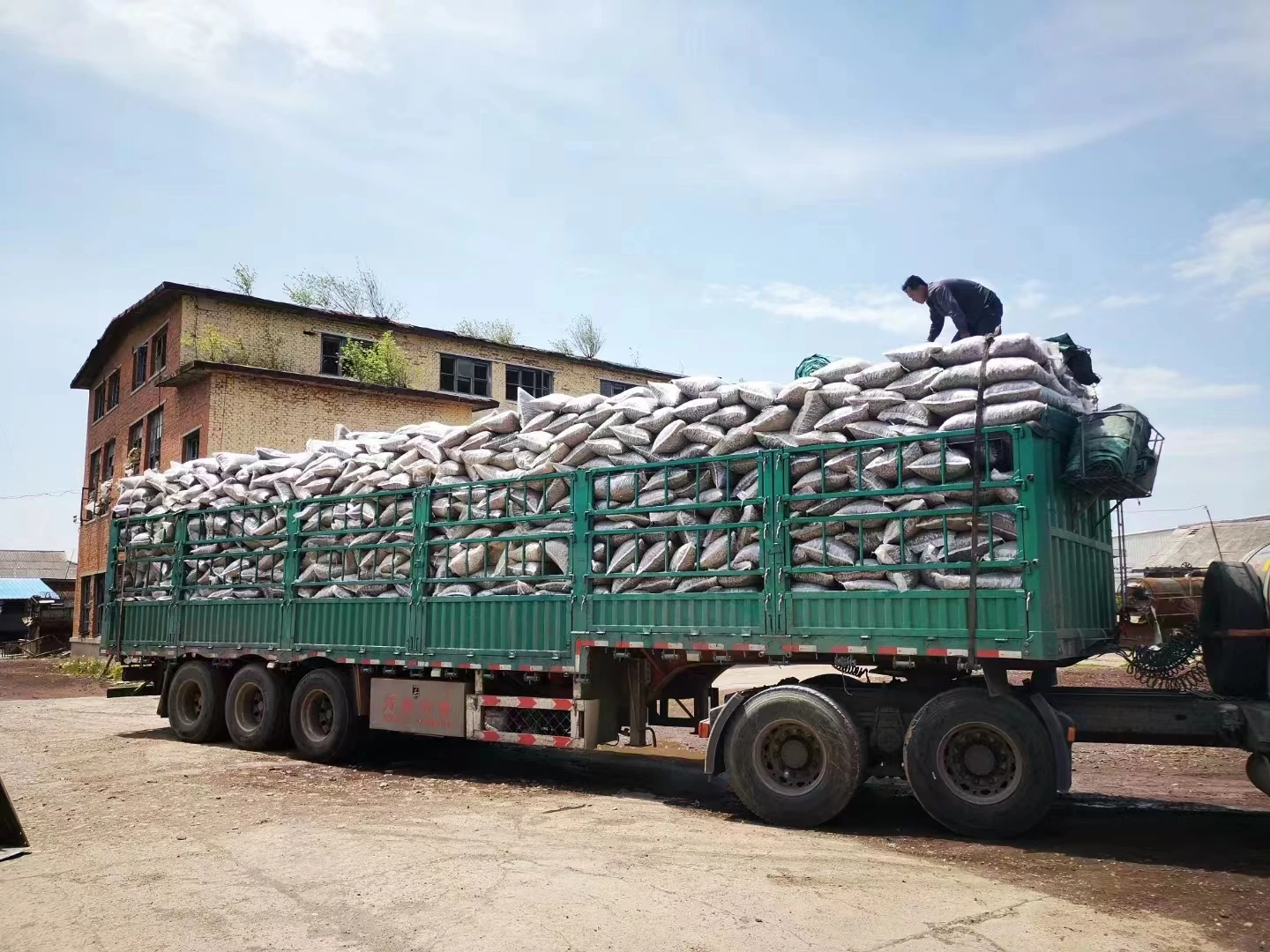 Конкурентоспособная Поставка натурального серого белого вулканического пемза для растений цена