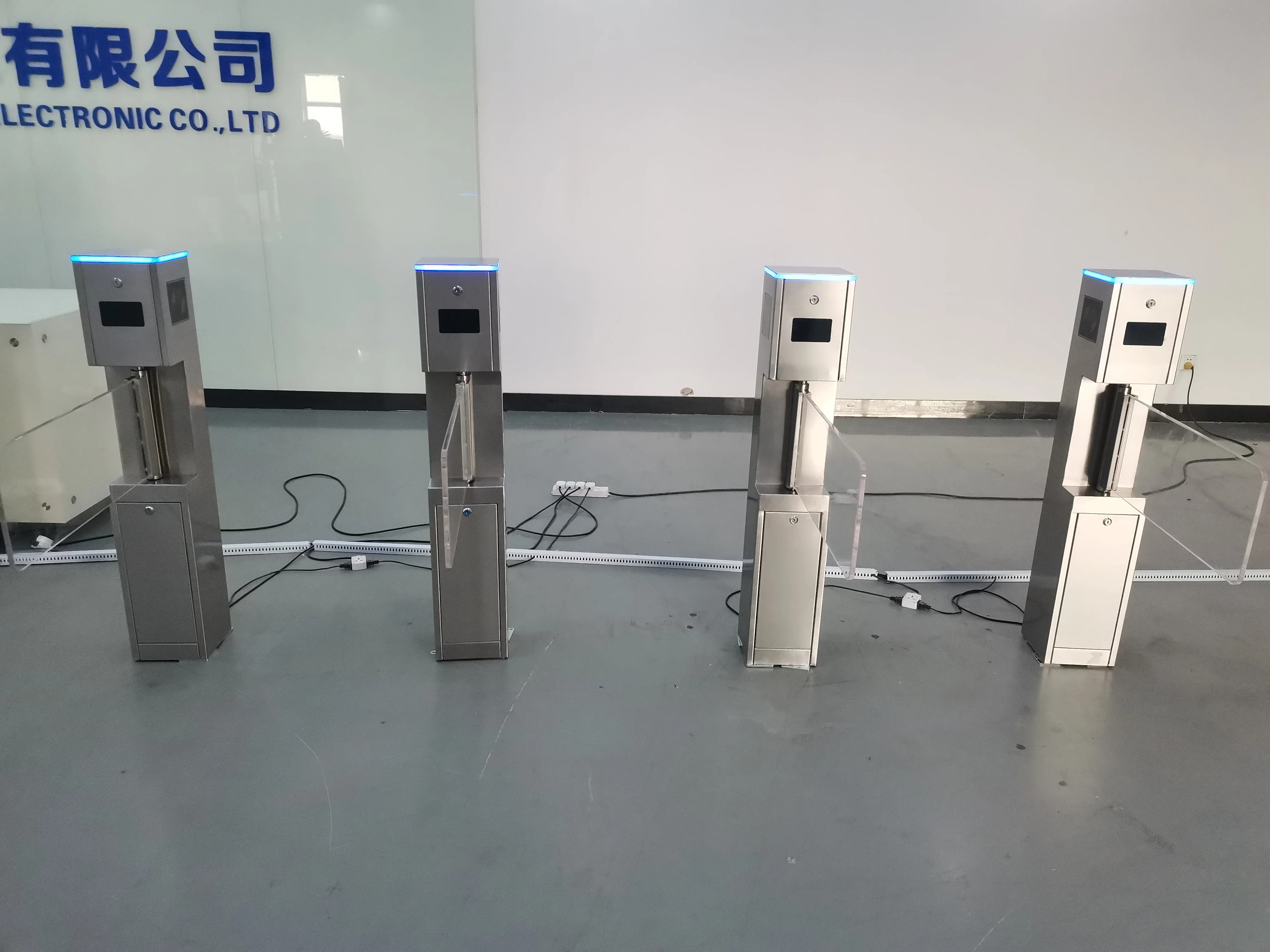 Охранные распашные двери с функцией распознавания лиц система контроля доступа кард-ридер для распашных ворот барьер