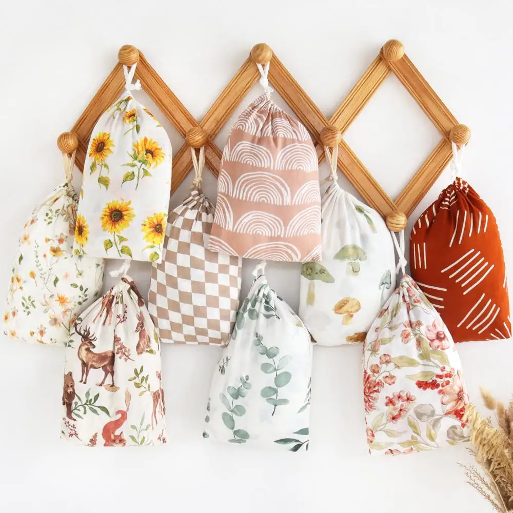 Customized  Organic 70% bamboo 30%cotton muslin Crib Sheet Checkerboard  Baby Fitted Cot Bassinet Sheets with drawstring bag