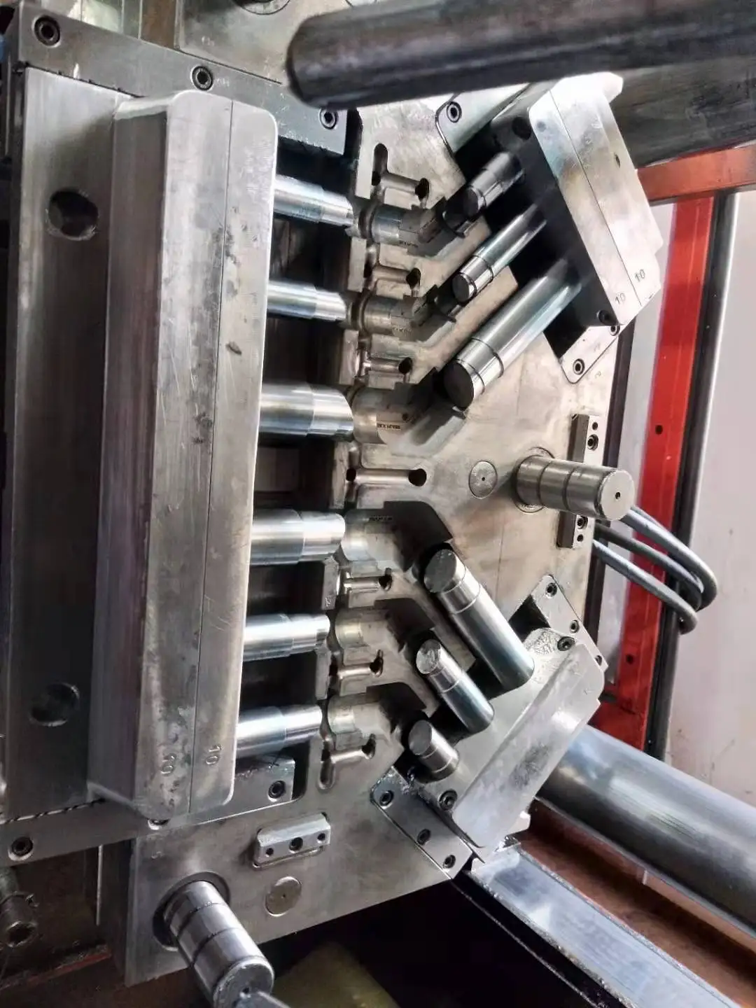 Plastic Injection molds  Mould with minecraft molds manufacturer in China irrigation farm water system plastic sprinkler mold