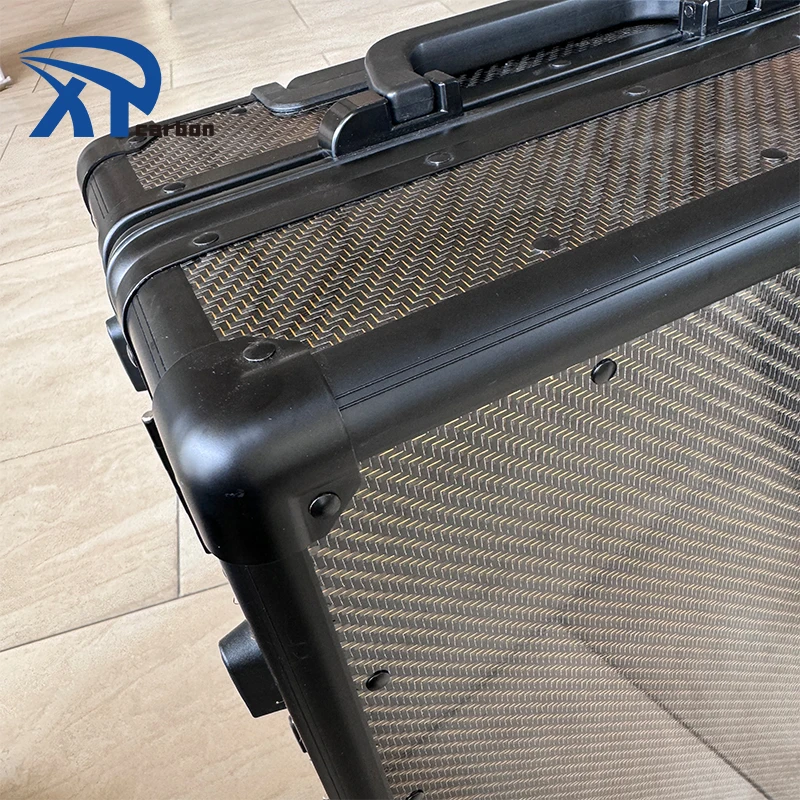 New product golden yarn High Quality Luxury Carbon Fiber Suitcase Usb Charging Port Luggage Trolly Bag With Tsa Lock